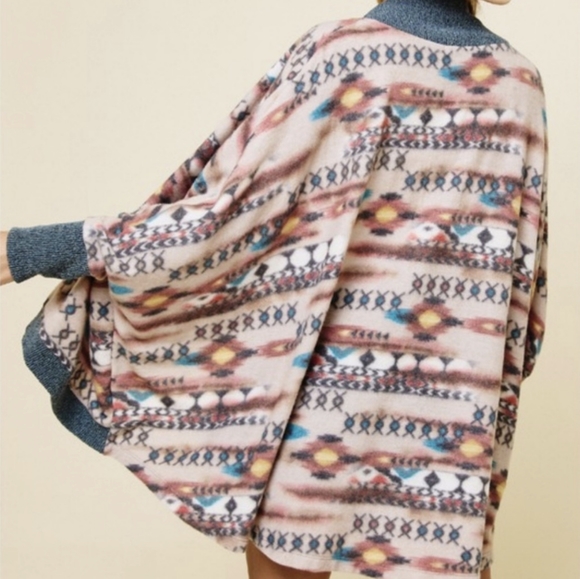 Last 2! Beautiful Aztec Design Ultra Soft Cardigan - Picture 3 of 6